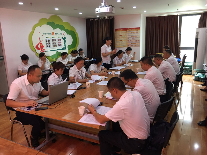 抗洪搶險(xiǎn)，我們爭(zhēng)分奪秒！